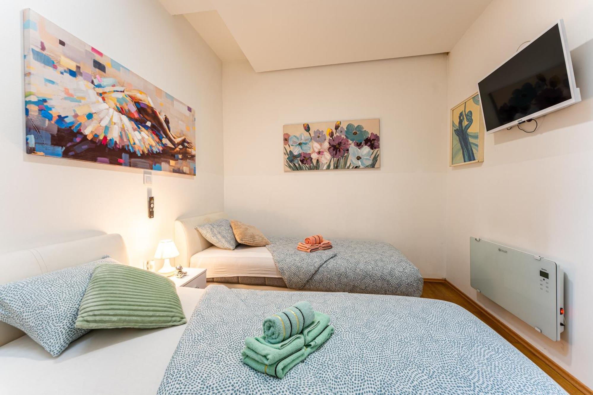 Flex Selfcheckins 153 - - 2 Bedrooms - Parking - Centre Zagreb