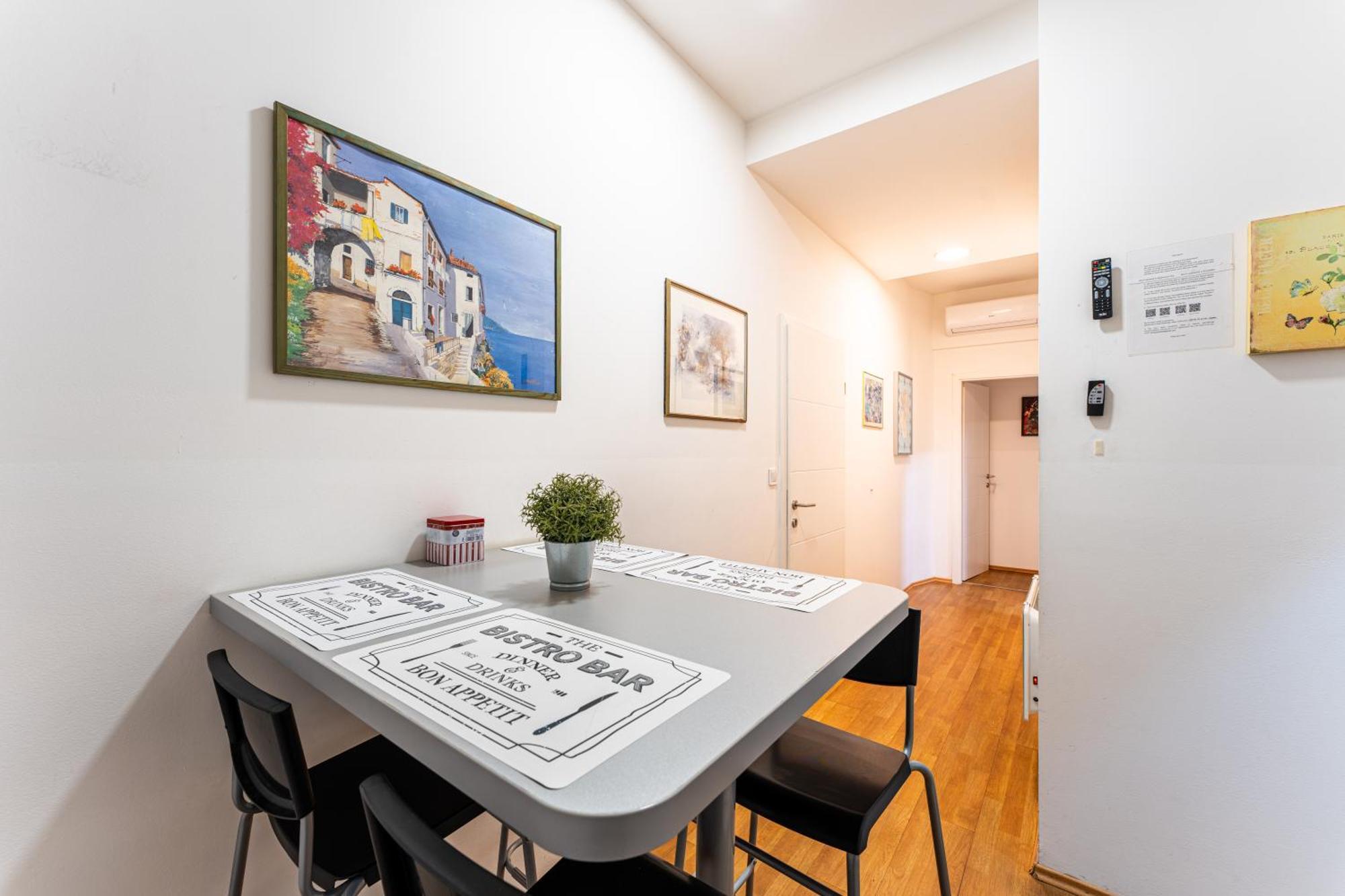 Flex Selfcheckins 153 - - 2 Bedrooms - Parking - Centre Apartment